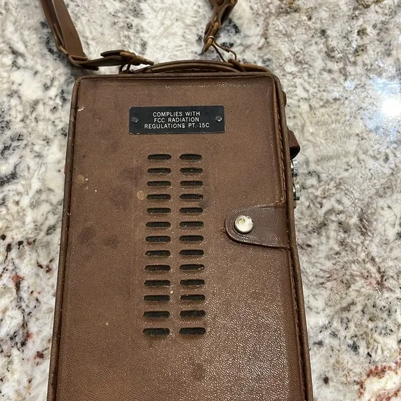 Vintage GE P975D Transistor Portable Radio General Electric AM FM Works Case - Picture 6 of 7